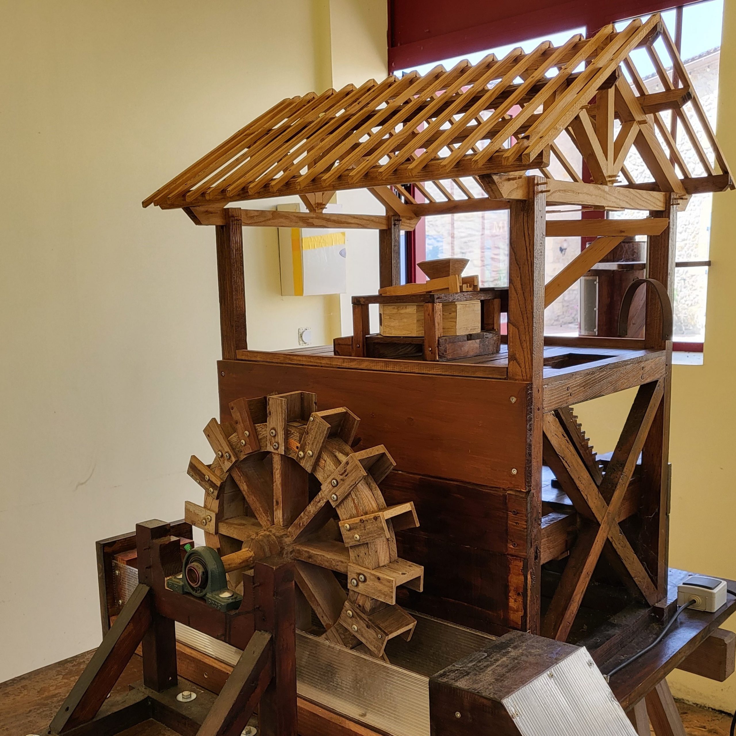 Maquette d’un moulin à eau au Musée des Techniques