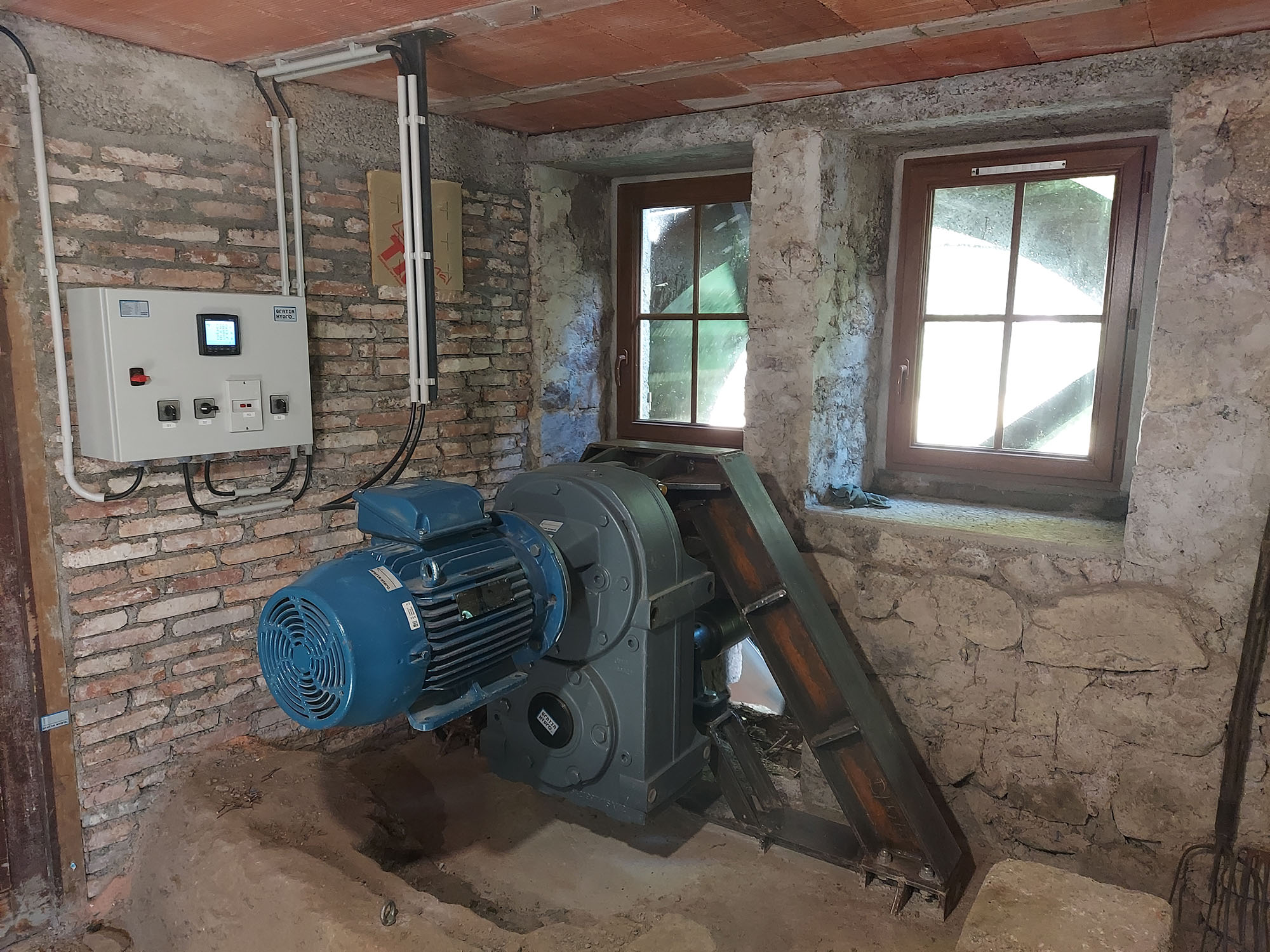 Moulin de Chazelle – moulin avec sa roue et production d’hydroélectricité en autoconsommation