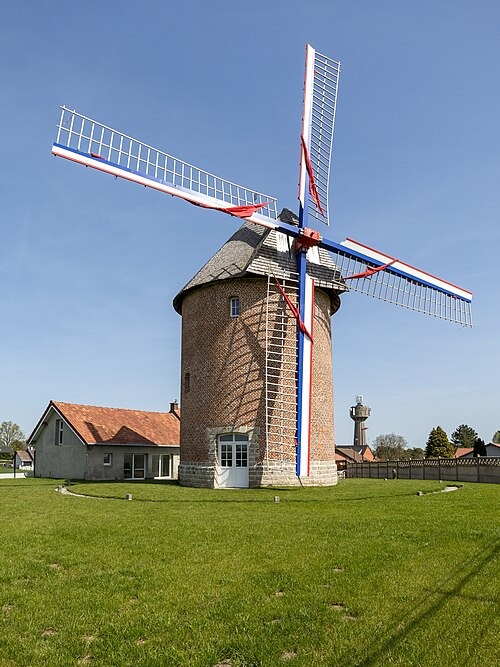 Moulin_du_Mont-Farrand_ou_moulin_Savary_à_Neuville-Saint-Rémy
